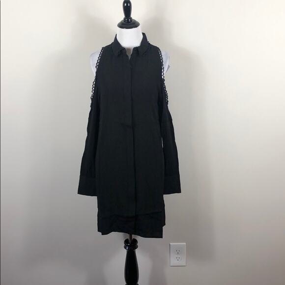 Elliatt Clarity Dress Cold Shoulder Button Up - Picture 2 of 4